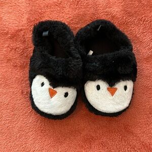 Old Navy Penguin 🐧 Slippers